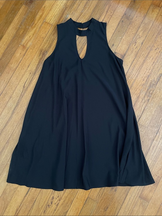 Xhilaration Dresses & Skirts - Black Sleeveless Keyhole Flowy Dress